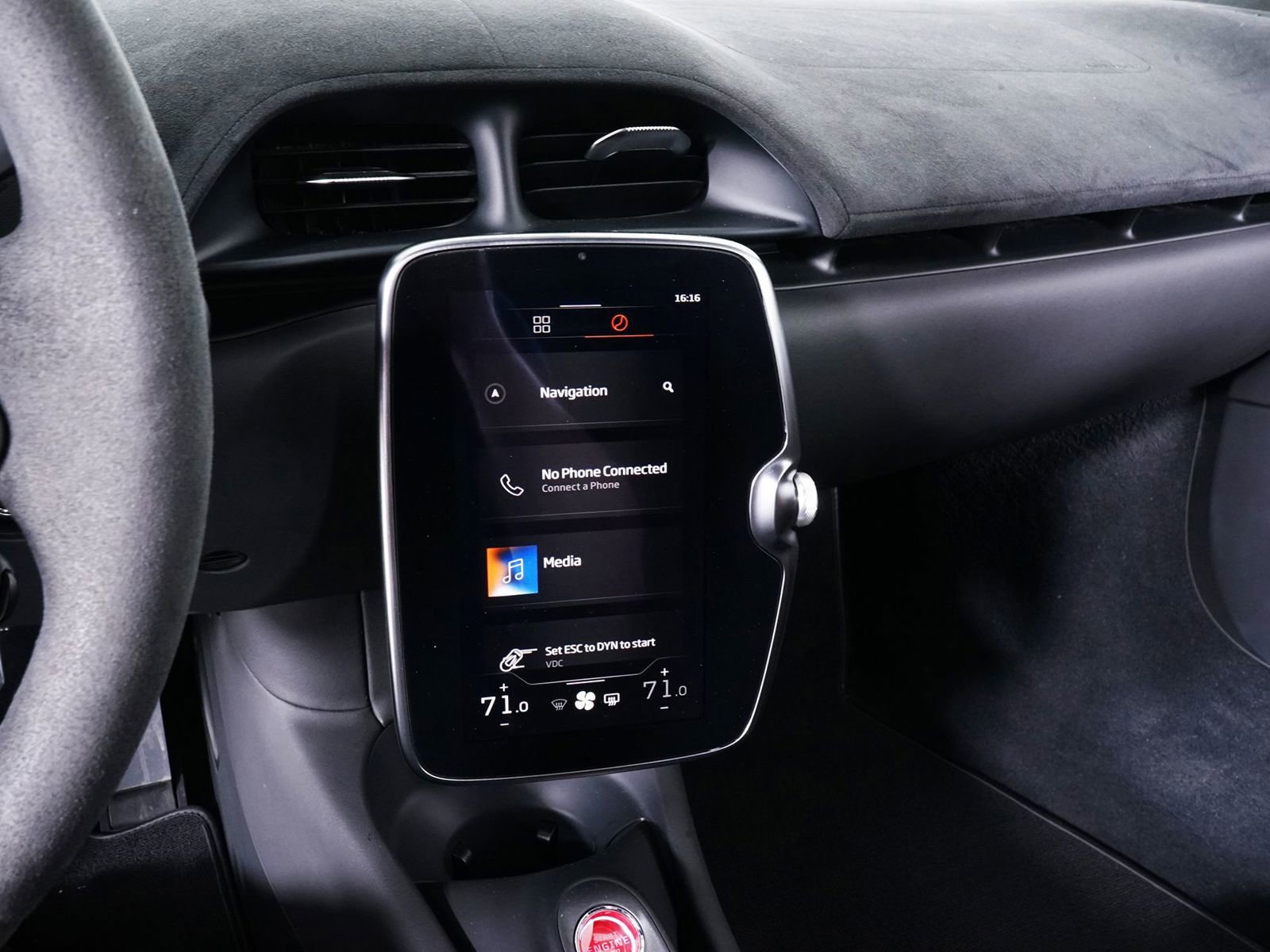 Used 2023 McLaren Artura image 25