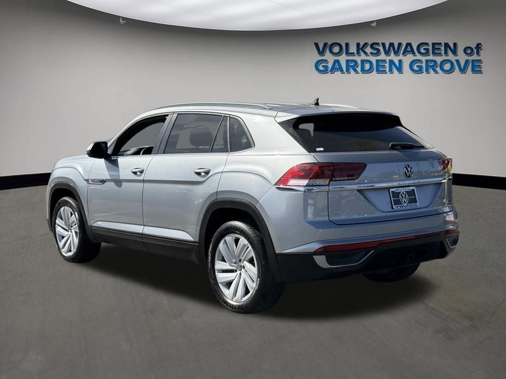 Certified 2022 Volkswagen Atlas Cross Sport SE image 5