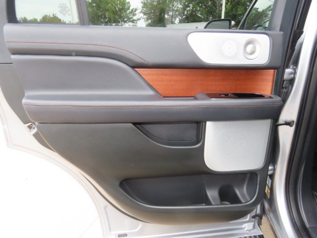 Certified 2024 Lincoln Navigator Black Label AWD/4WD image 18