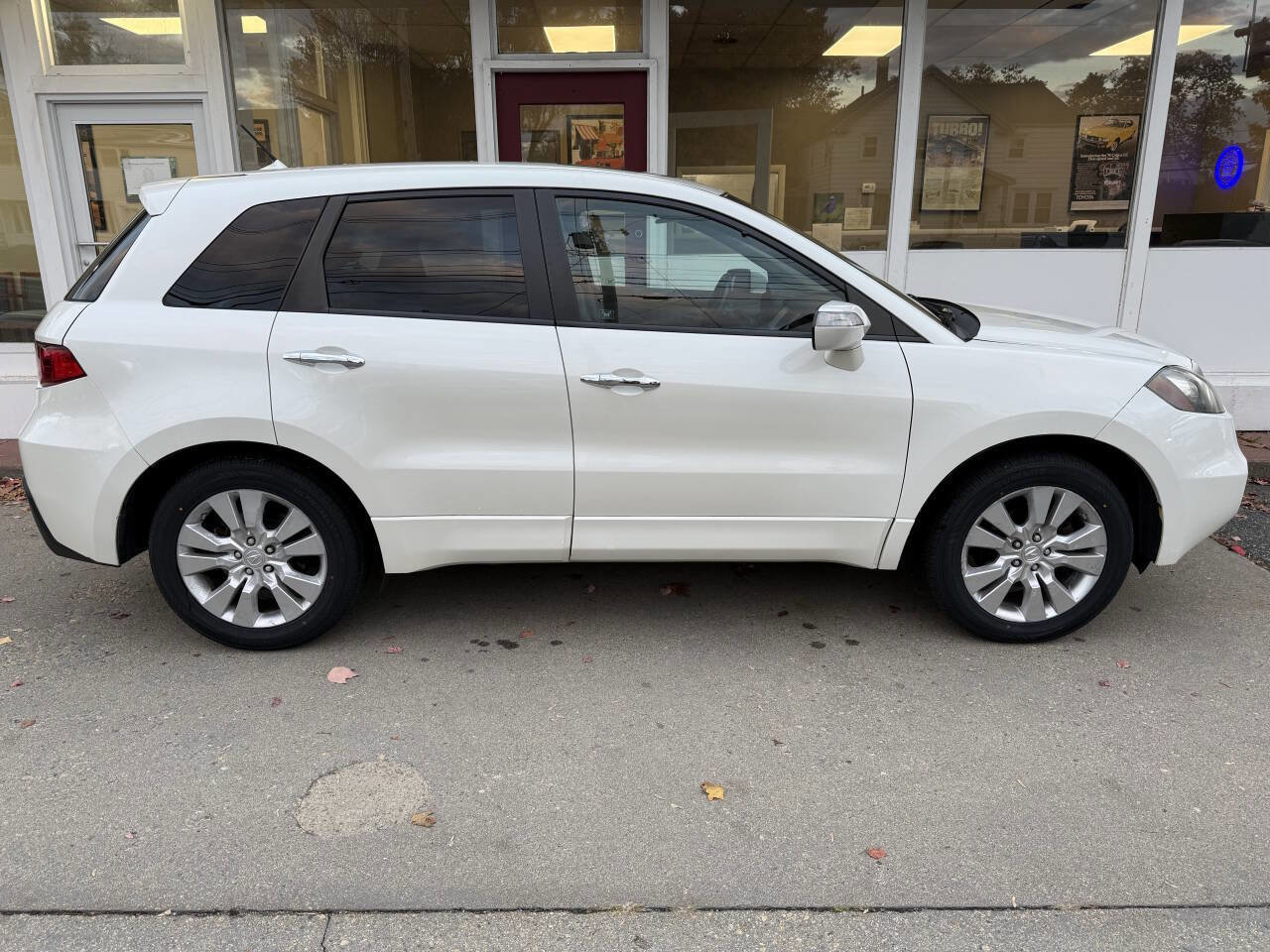 Used 2010 Acura RDX SH-AWD image 3