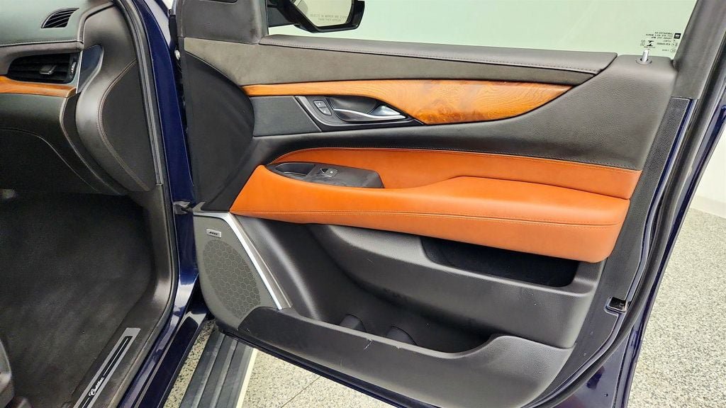Used 2019 Cadillac Escalade Premium Luxury AWD/4WD image 29