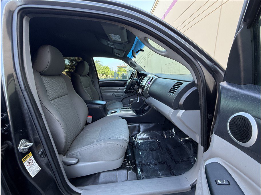 Used 2014 Toyota Tacoma PreRunner RWD image 12