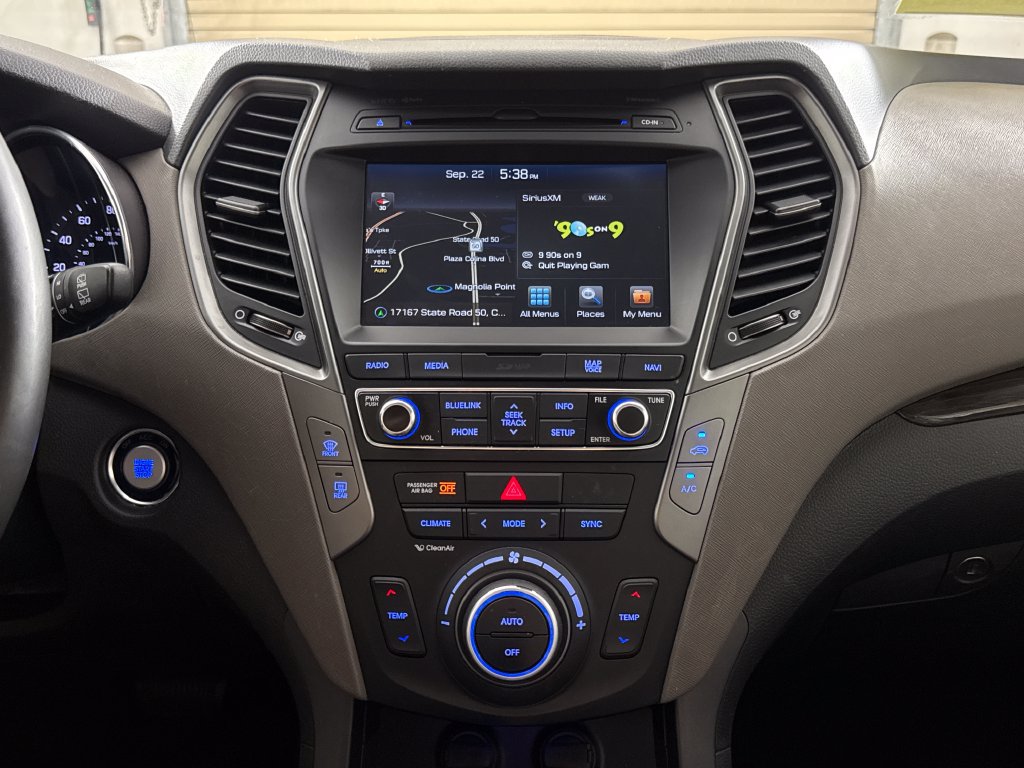 Used 2017 Hyundai Santa Fe Sport FWD image 20