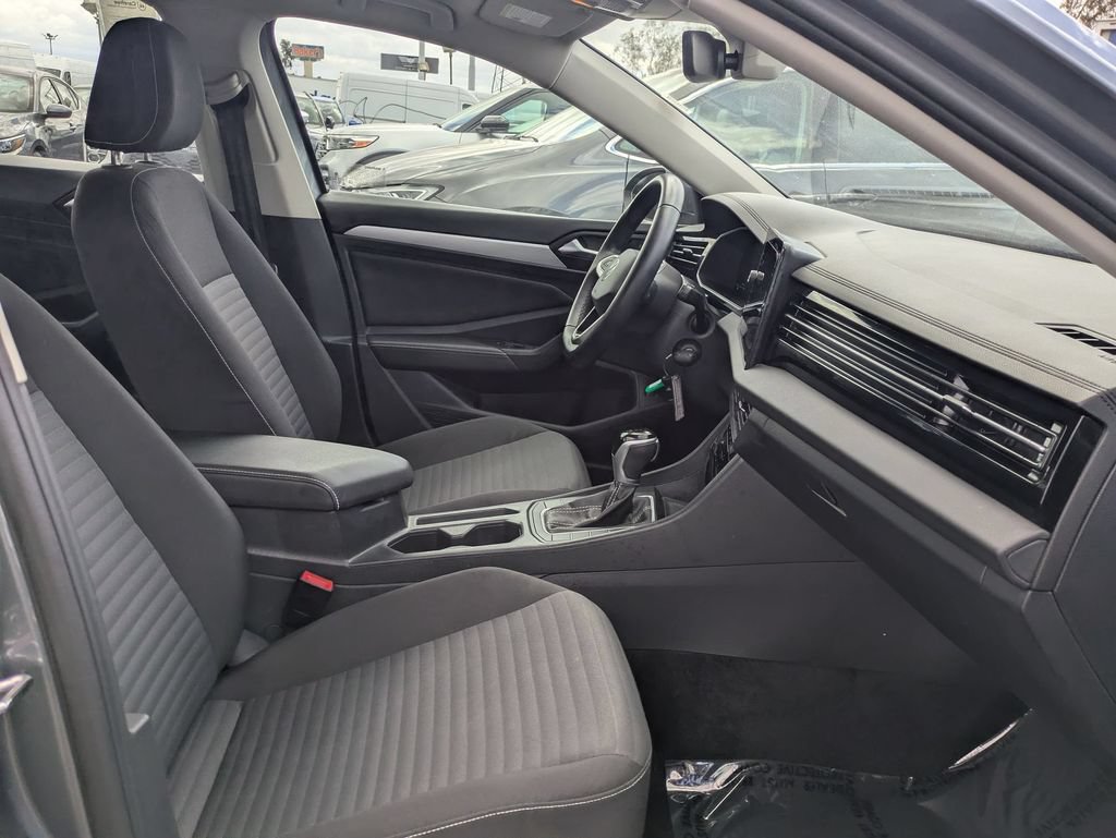 Used 2025 Volkswagen Jetta S FWD image 33