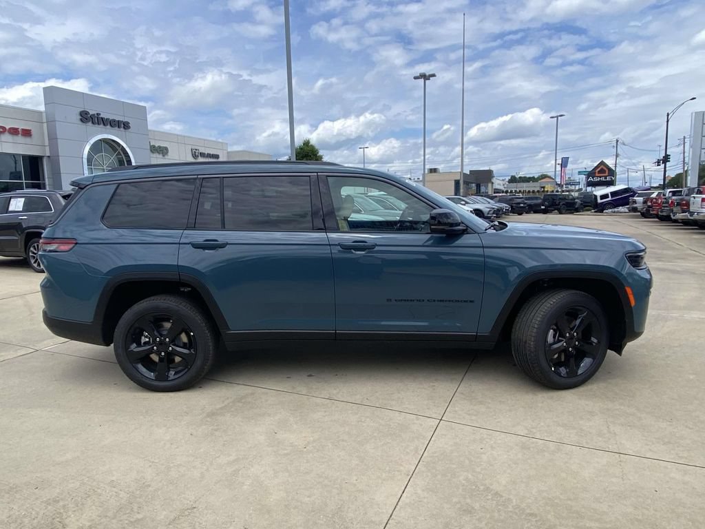 New 2026 Jeep Grand Cherokee L Limited w/ Limited Altitude Package RWD image 37