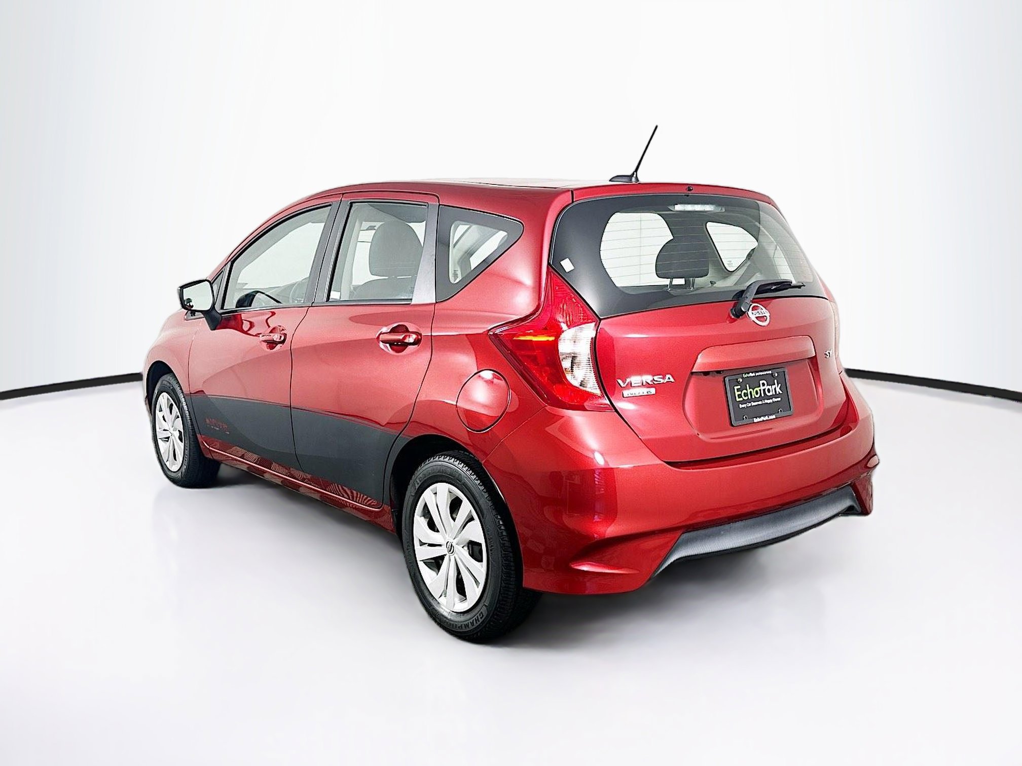 Used 2018 Nissan Versa Note SV FWD image 5