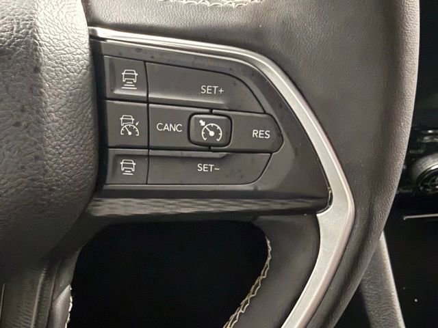 Used 2025 Jeep Grand Cherokee Laredo X w/ Luxury Tech Group I image 18