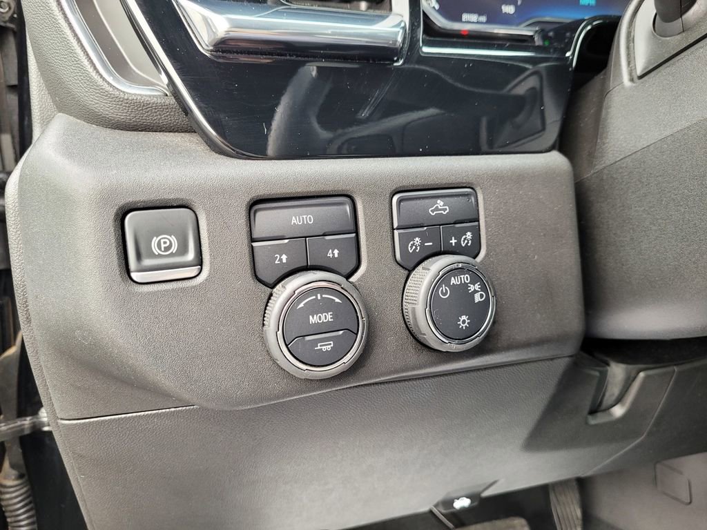 Used 2025 Chevrolet Silverado 1500 LT image 24