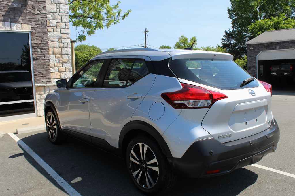 Used 2020 Nissan Kicks SV FWD image 9