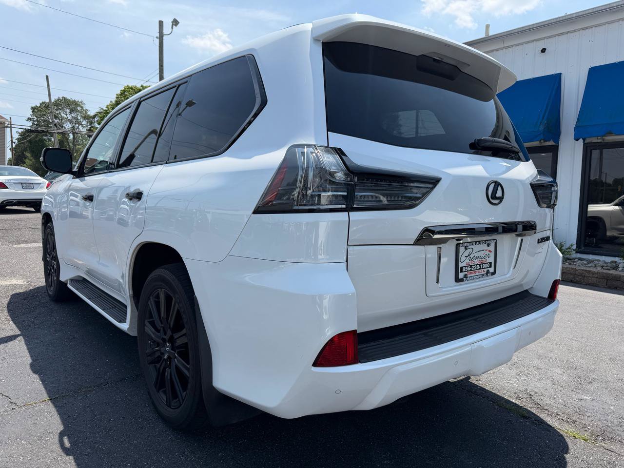Used 2021 Lexus LX 570 4WD w/ Inspiration Series #2 image 7
