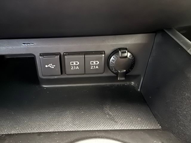 Used 2021 Toyota Highlander XSE FWD image 16
