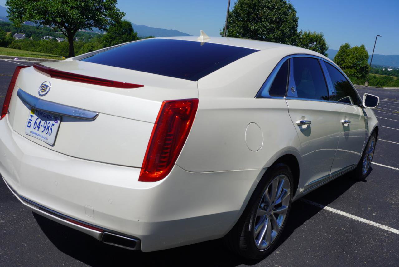 Used 2013 Cadillac XTS Luxury w/ Driver Awareness Package FWD image 8