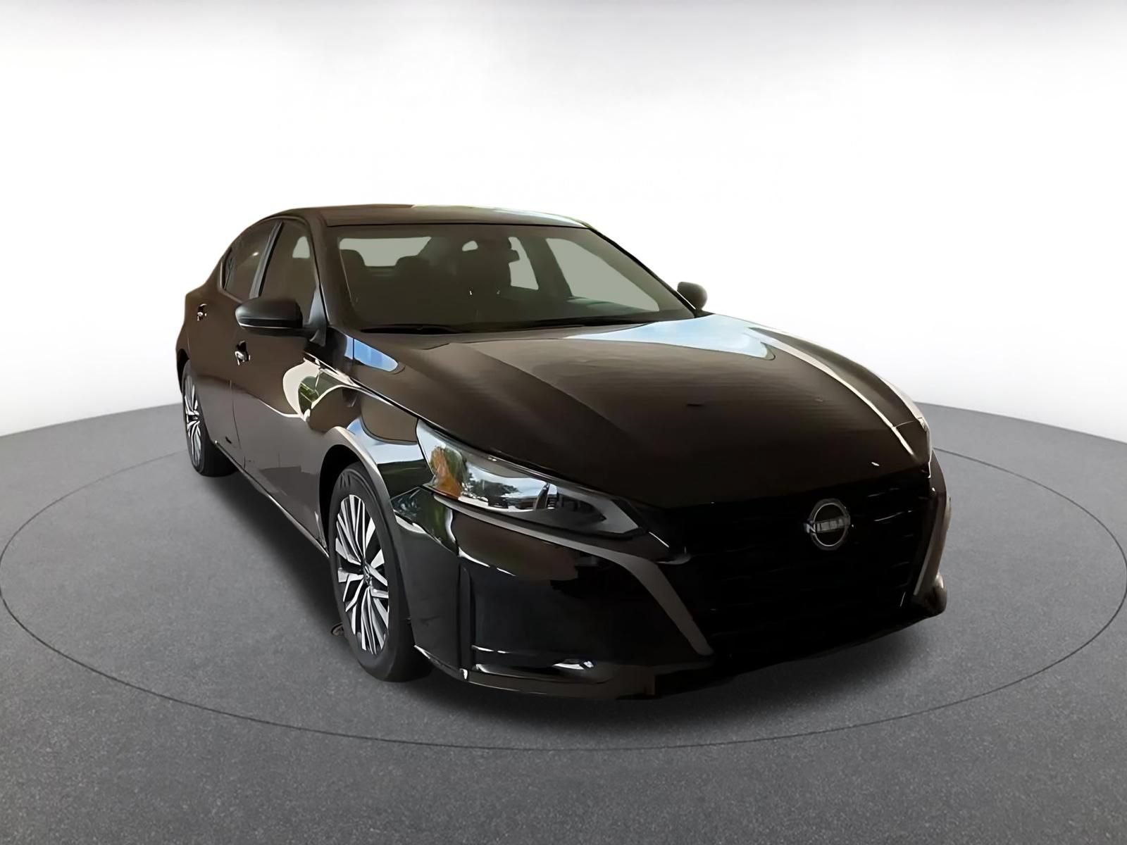 Used 2026 Nissan Altima 2.5 SV FWD image 3