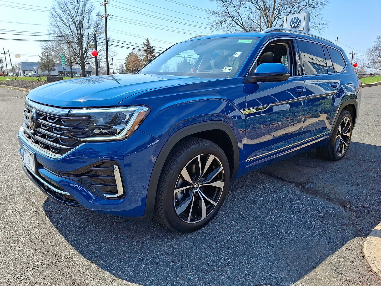 Used 2025 Volkswagen Atlas SEL Premium R-Line image 3