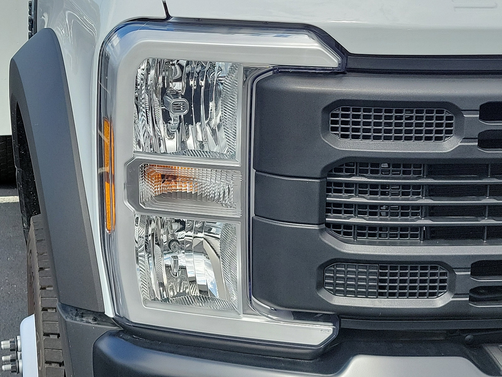 Used 2024 Ford F550 4x4 Regular Cab Super Duty image 8