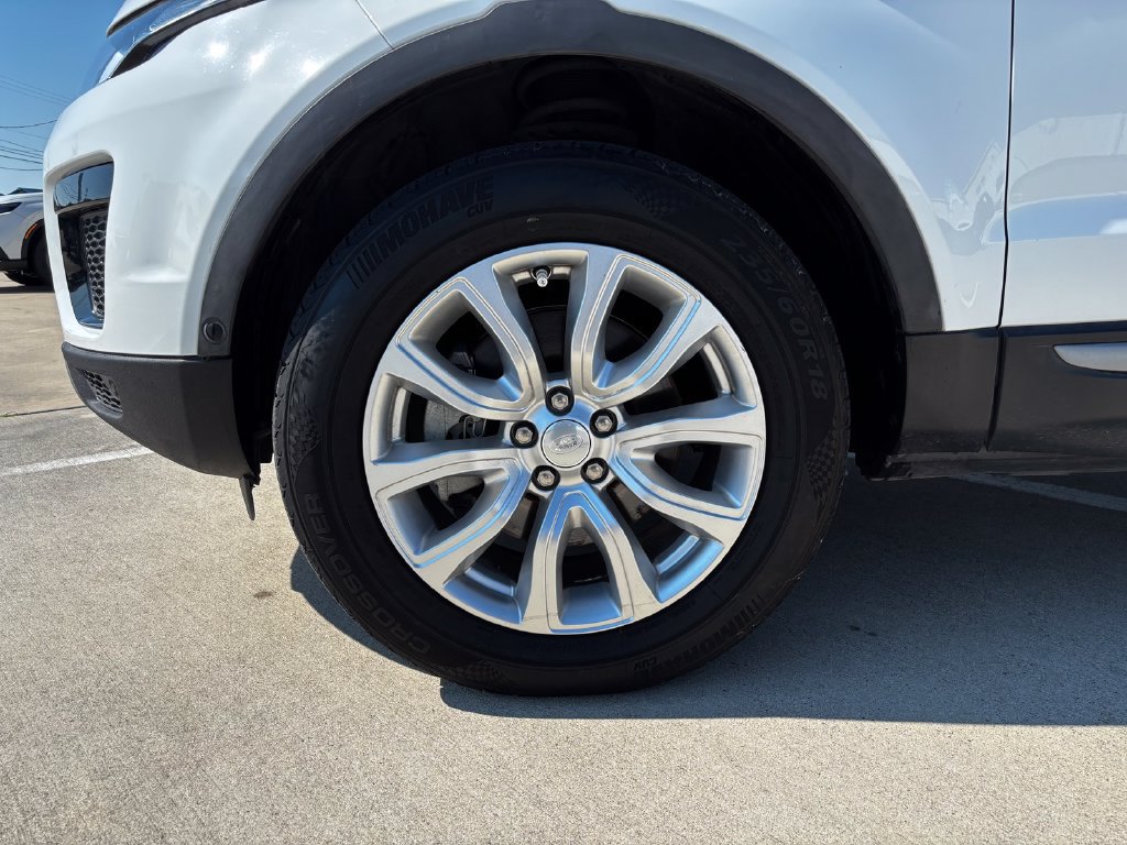Used 2019 Land Rover Range Rover Evoque SE AWD/4WD image 10