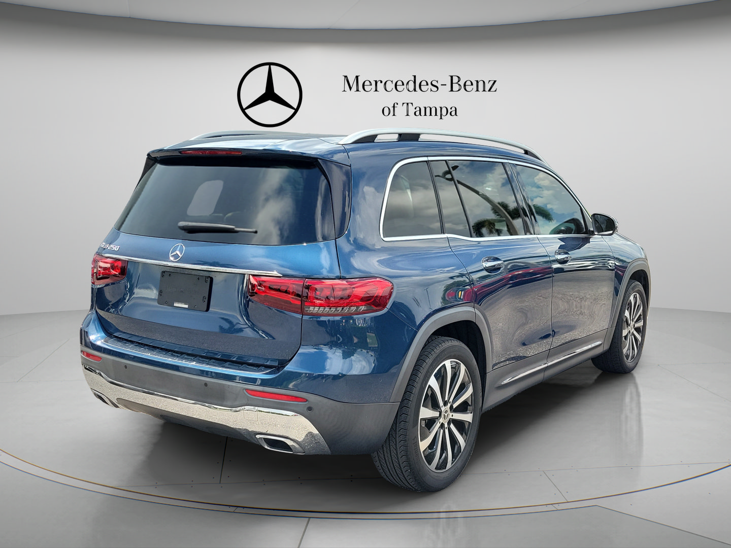Used 2021 Mercedes-Benz GLB 250 image 3
