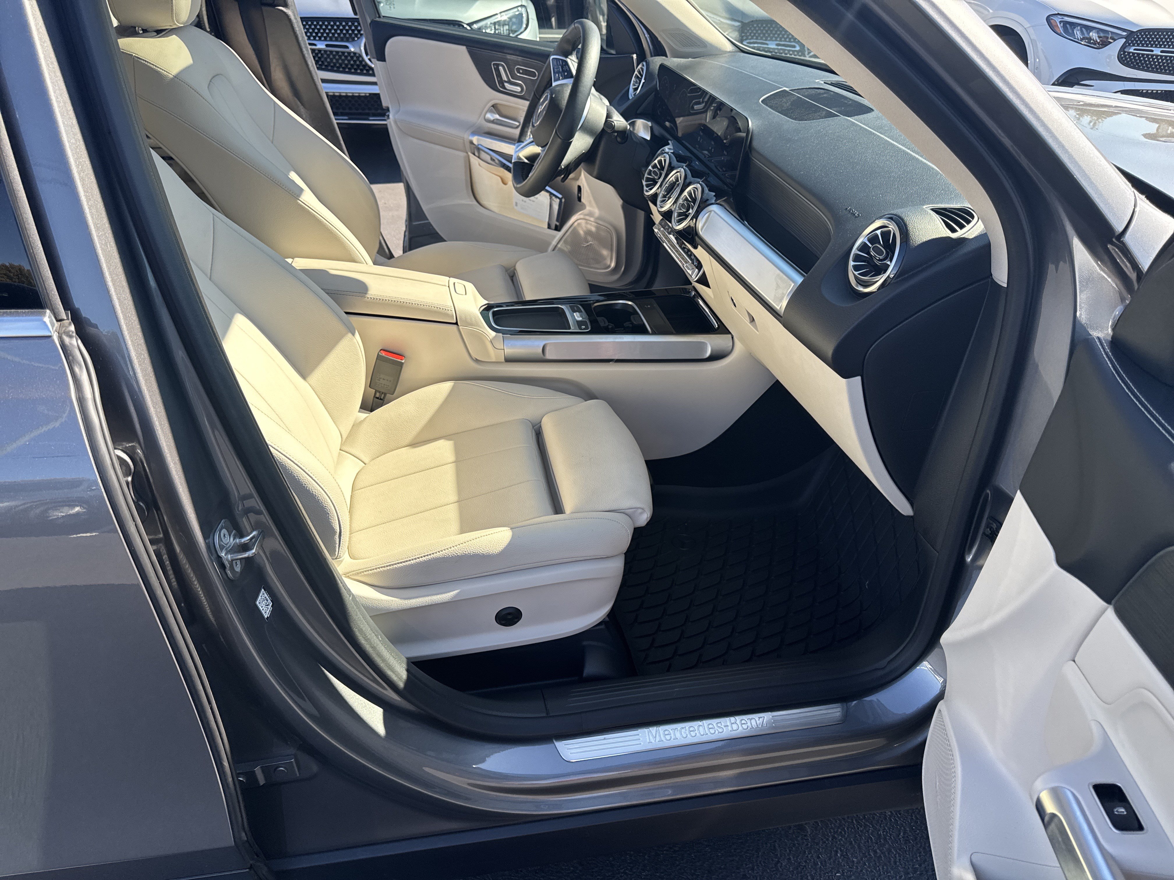 Used 2026 Mercedes-Benz GLB 250 image 35