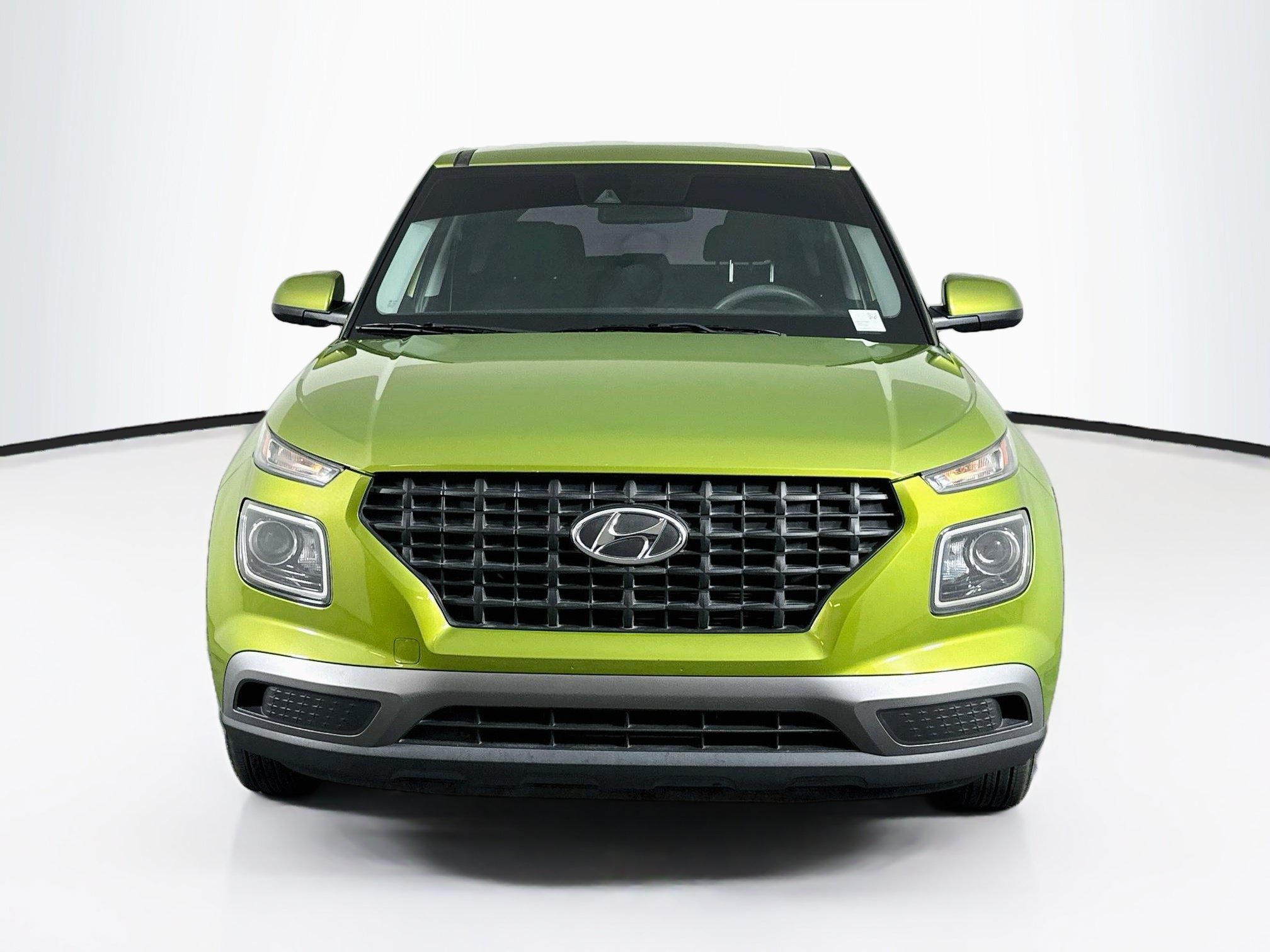 Used 2020 Hyundai Venue SE FWD image 2