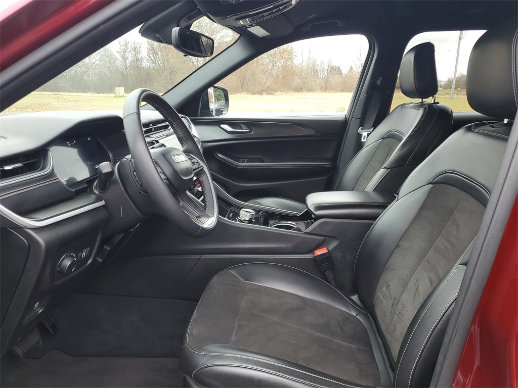 Used 2023 Jeep Grand Cherokee L Laredo image 6