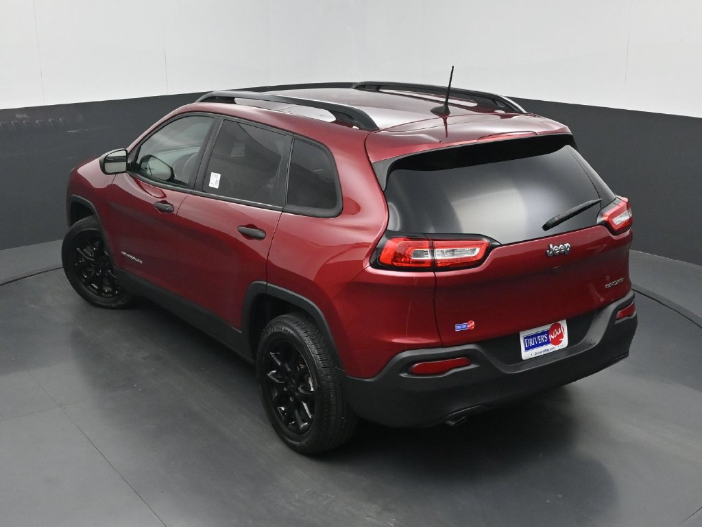 Used 2017 Jeep Cherokee Sport FWD image 29