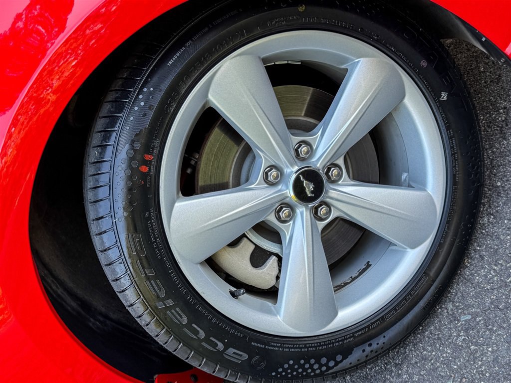 Used 2013 Ford Mustang GT Premium RWD image 29