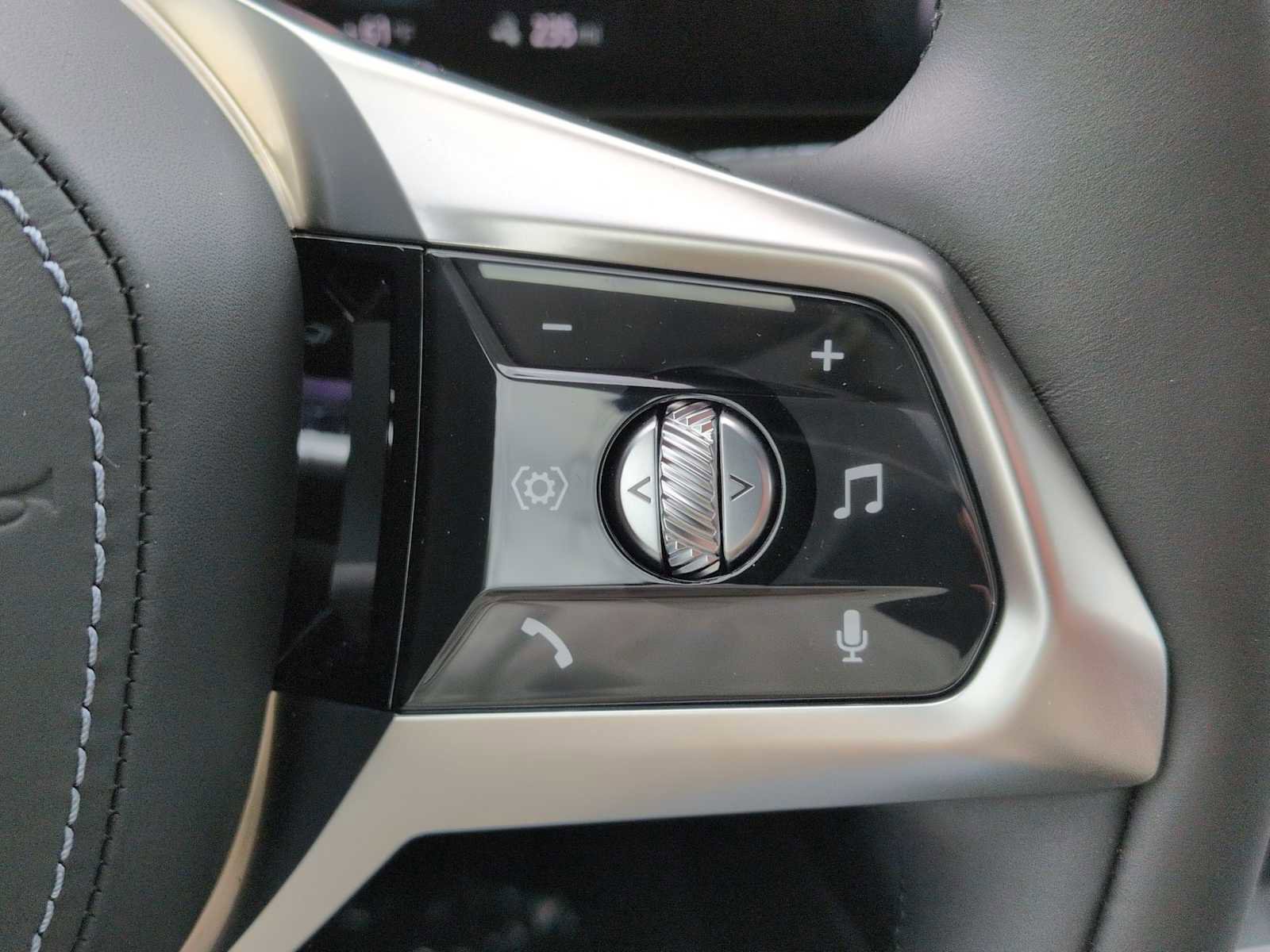 Used 2025 BMW i7 eDrive50 RWD image 27