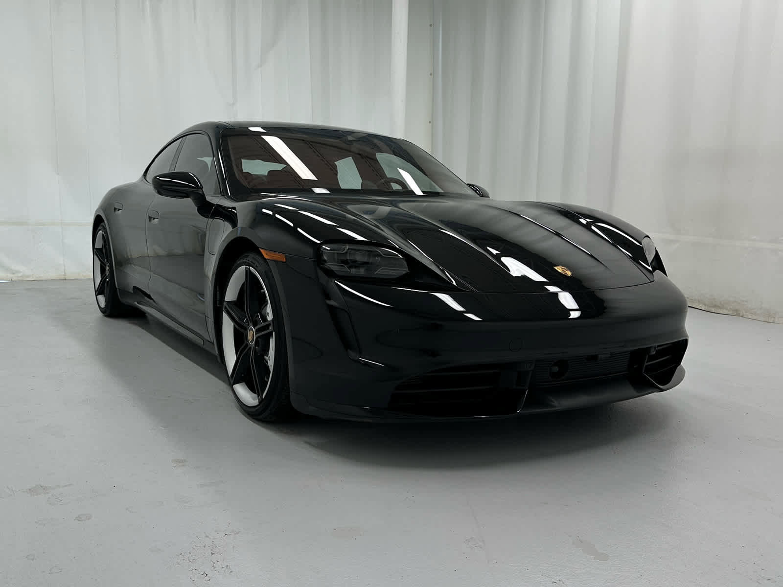 Used 2021 Porsche Taycan Turbo image 2