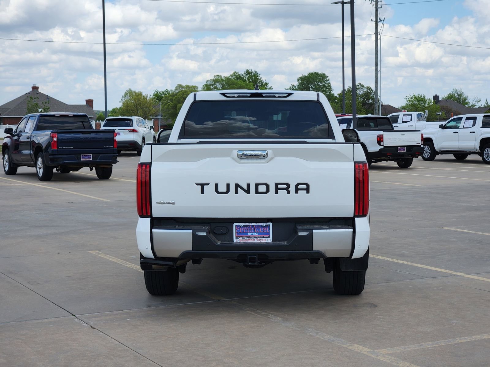 Used 2024 Toyota Tundra Limited w/ Power Package image 8