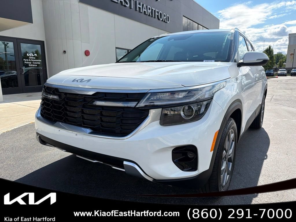 Used 2024 Kia Seltos S AWD/4WD image 3
