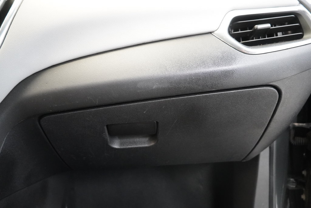 Used 2019 Chevrolet Equinox LS FWD image 38