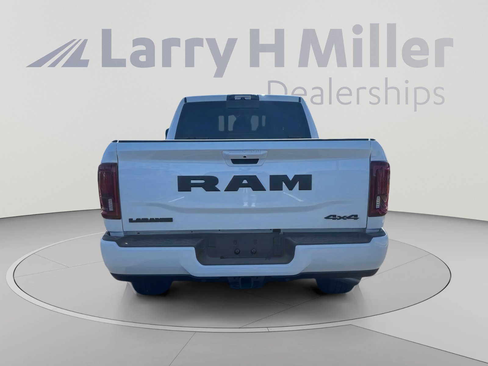 New 2026 RAM 2500 Laramie AWD/4WD image 4