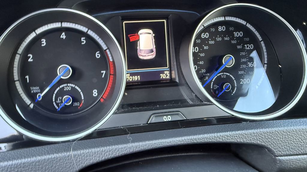 Used 2017 Volkswagen Golf R DCC & Navigation 4Motion image 4