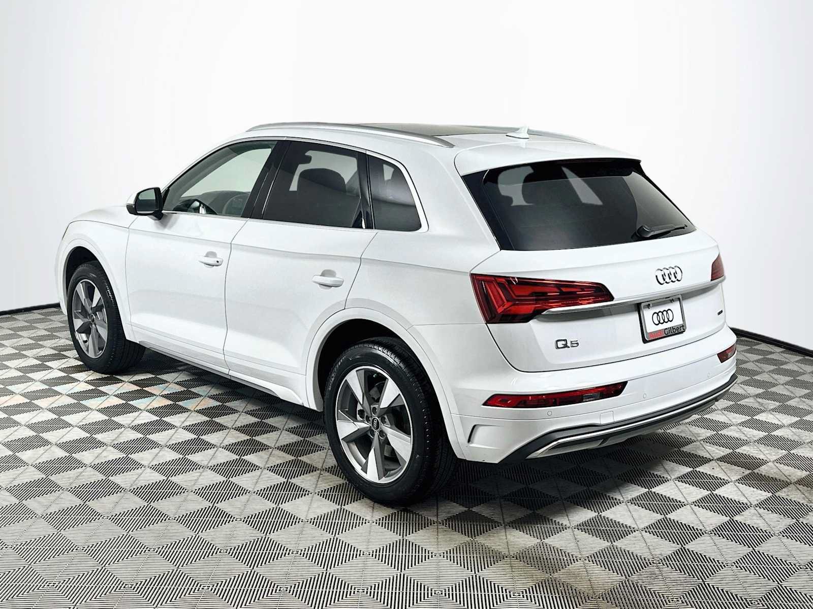 Certified 2023 Audi Q5 Premium AWD/4WD image 5