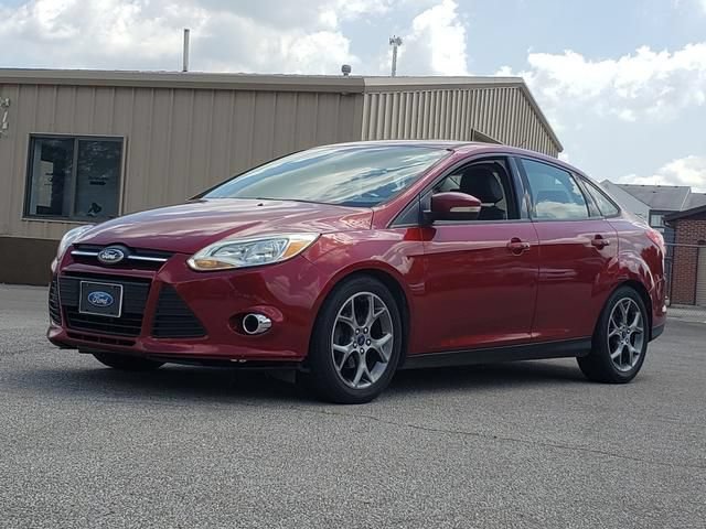 Used 2014 Ford Focus SE w/ Equipment Group 201A FWD image 1