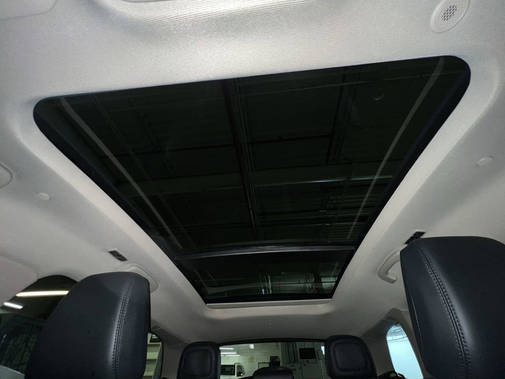 Used 2025 Lincoln Corsair Grand Touring w/ Equipment Group 301A image 16