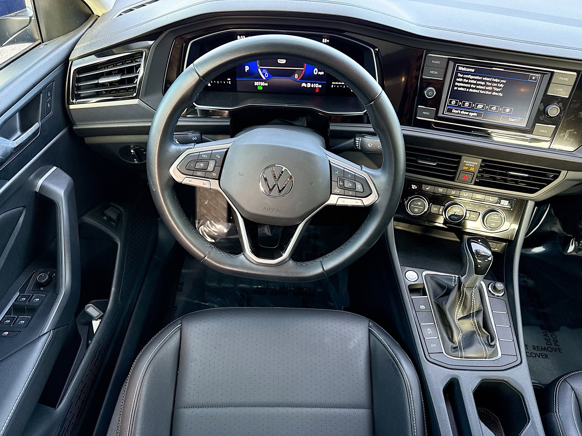 Used 2023 Volkswagen Jetta SE w/ Panoramic Sunroof Package image 16