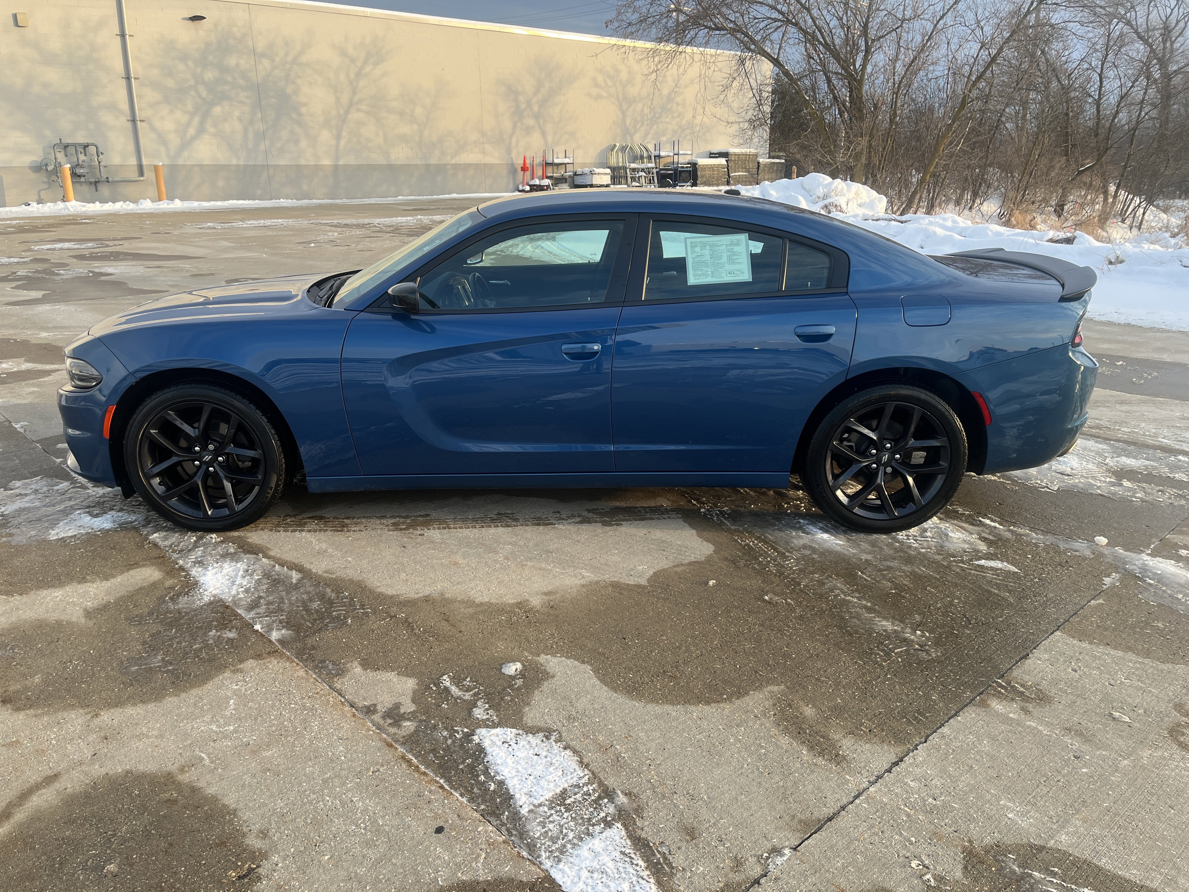 Used 2021 Dodge Charger SXT w/ Blacktop Package image 3