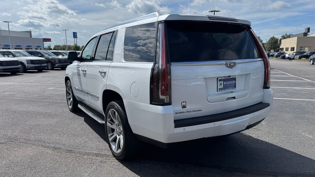 Used 2016 Cadillac Escalade Luxury AWD/4WD image 7
