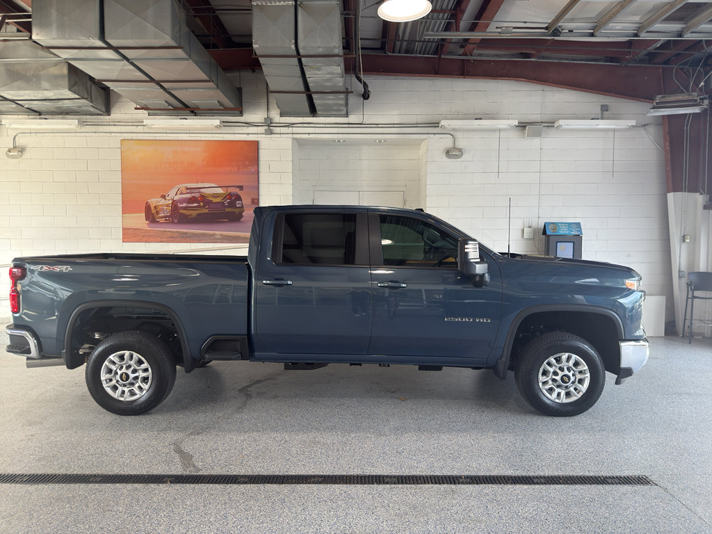 Used 2025 Chevrolet Silverado 2500 LT w/ Safety Package image 9
