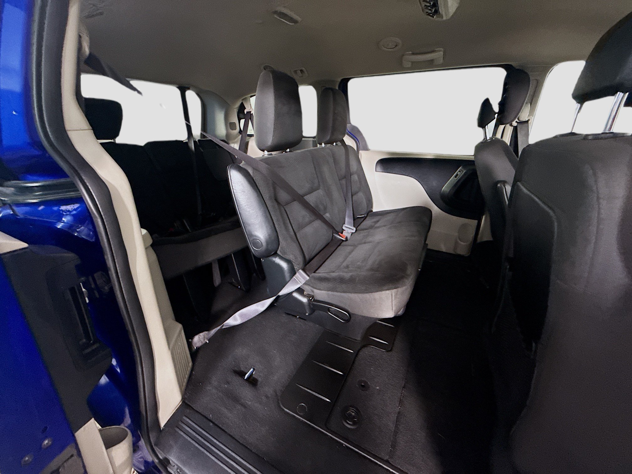 Used 2019 Dodge Grand Caravan SE FWD image 25