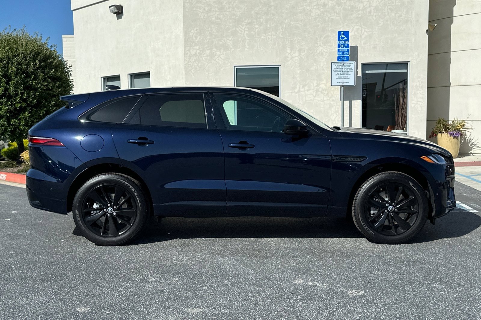 New 2026 Jaguar F-PACE R-Dynamic S image 6
