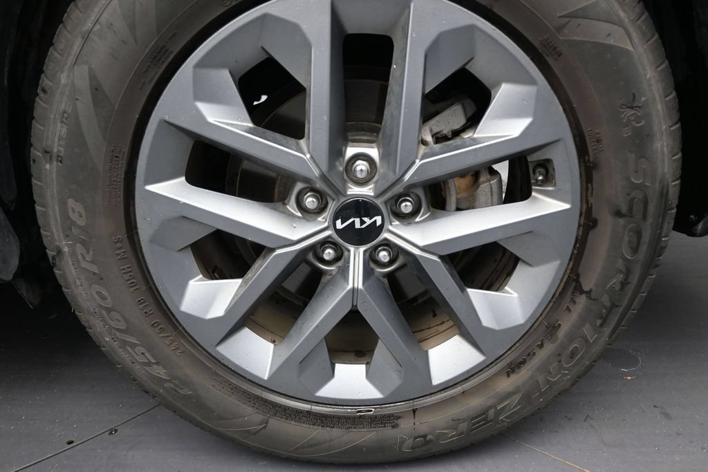 Used 2024 Kia Telluride LX FWD image 10