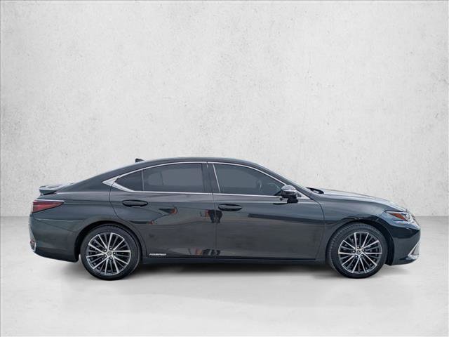 Used 2022 Lexus ES 300h w/ Premium Package FWD image 4