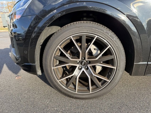 Used 2022 Audi Q8 Prestige image 9