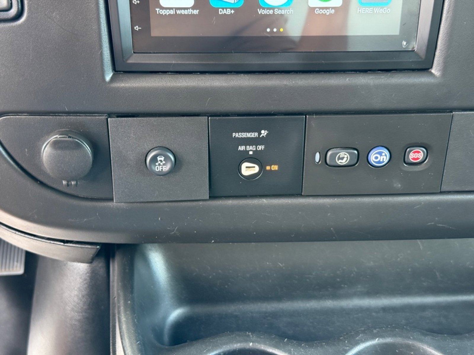 Used 2018 Chevrolet Express 2500 image 29