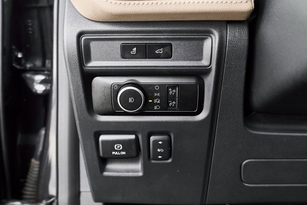 Used 2024 Ford Expedition Limited image 33