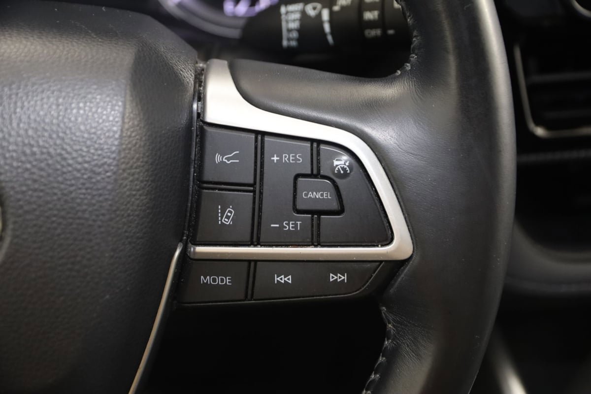 Used 2022 Toyota Highlander XSE w/ Protection Package #3 (TMS) AWD/4WD image 37