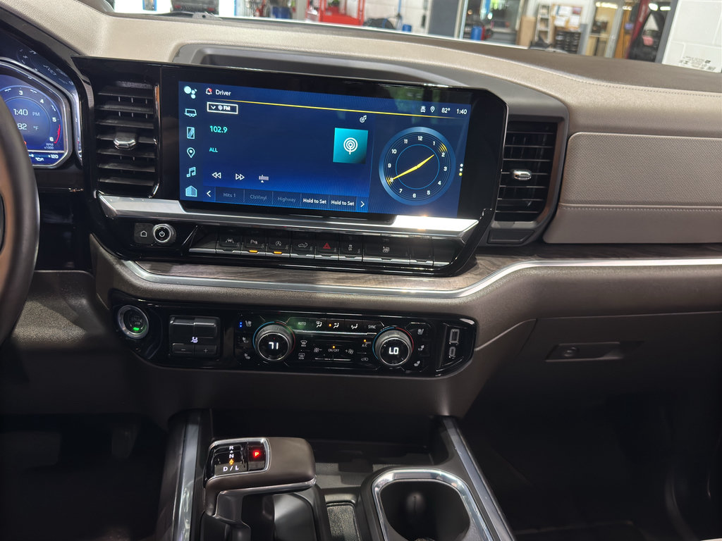 Used 2025 Chevrolet Silverado 1500 LTZ AWD/4WD image 26