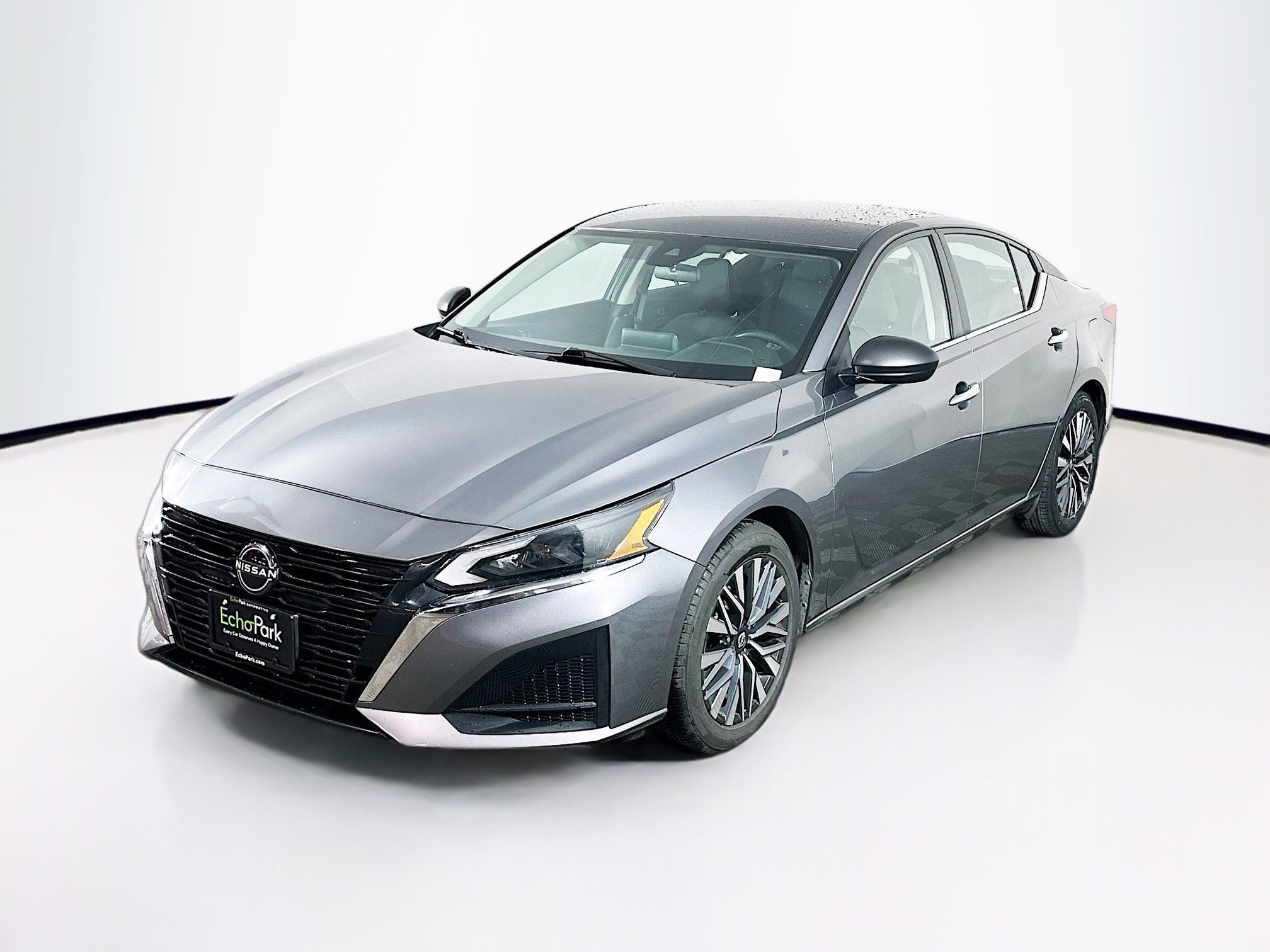 Used 2024 Nissan Altima 2.5 SV image 3